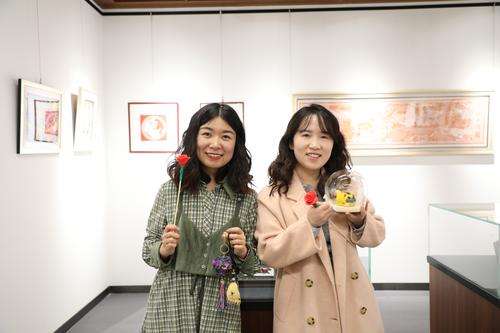 5作品展示，开心合影